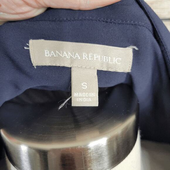 Banana Republic Women's Roll Tab Sleeve Blouse Size Small - Picture 5 of 7